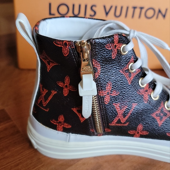 Louis Vuitton Catogram Stellar Sneakers - Picture 4 of 15